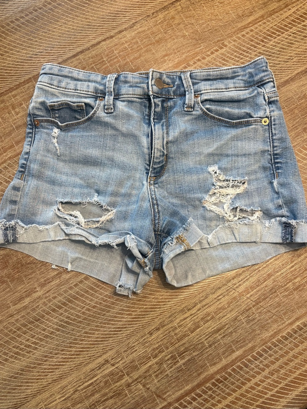 Universal Thread Distressed Denim Shorts – Size 4/27